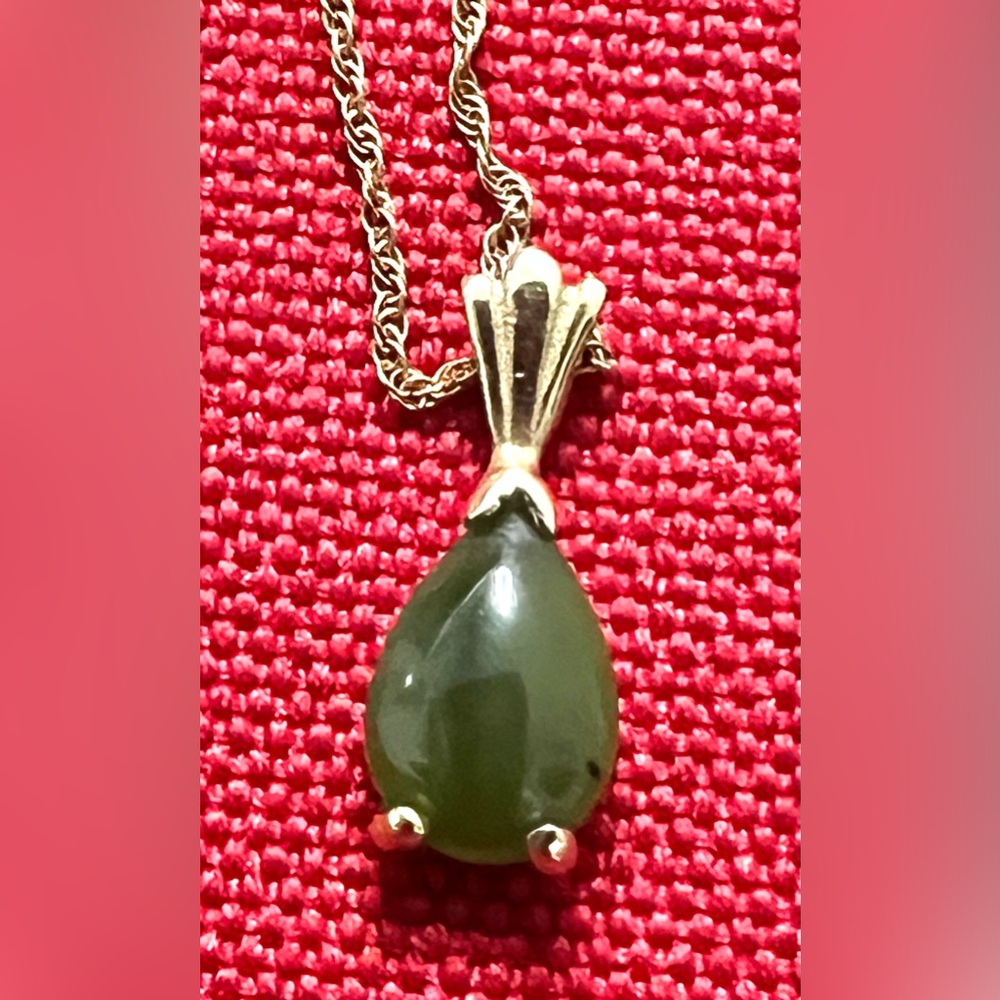 Vintage 14K Yellow Gold Natural Nephrite Jade Pendant Necklace 17” BAB